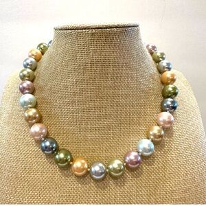 Kenneth Jay Lane “Inaugural” multicolor glass pearls multicolor, 2009, hand knot